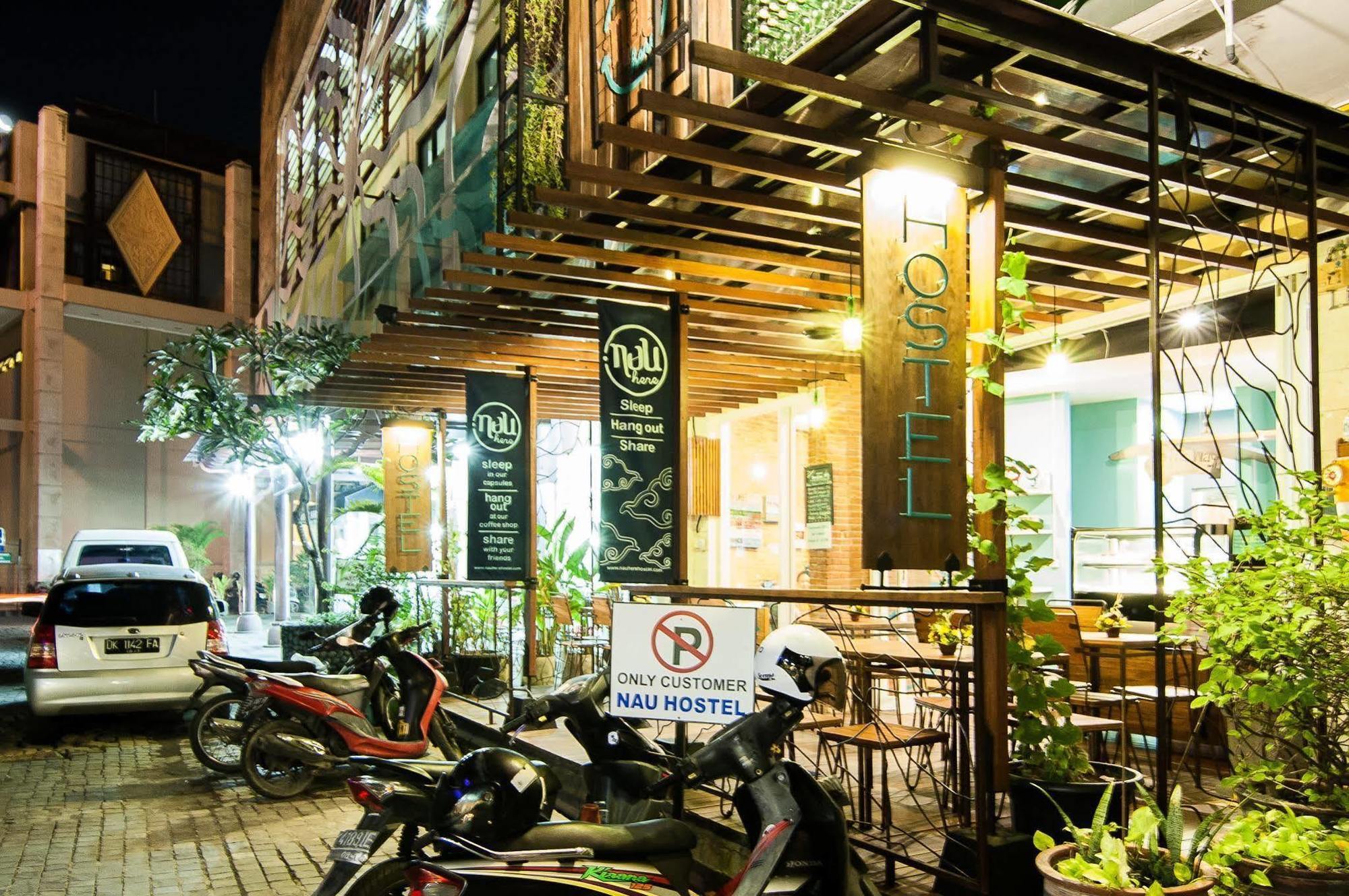 Nau Here Hostel Kuta Lombok Exterior foto